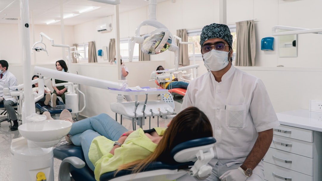 Guia prático: passo a passo da faceta dentária — do diagnóstico ao sorriso final